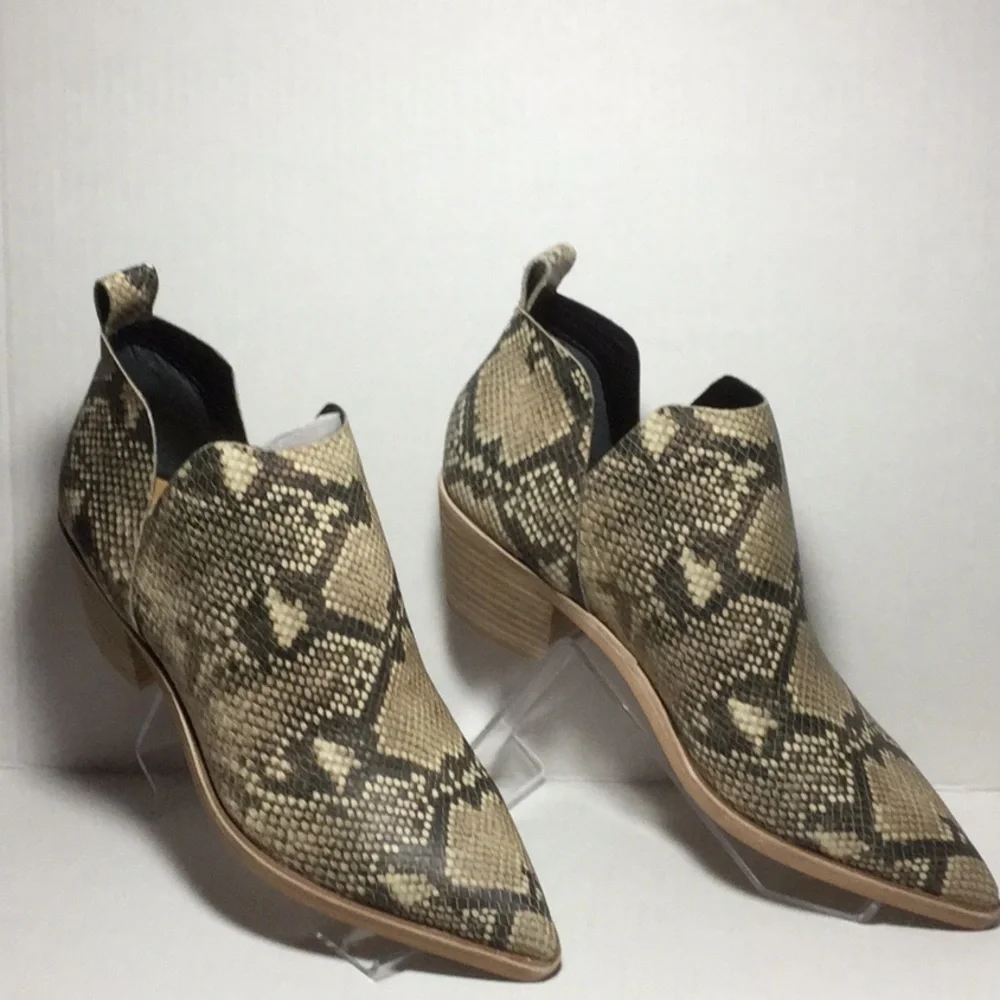NEW Dolce Vita Sonni Western Booties Sz 8.5 Snake